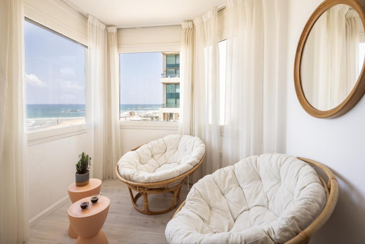 Chic 3BR Apt w Parking on the Beach with Shelter by Sea N' Rent - B&B