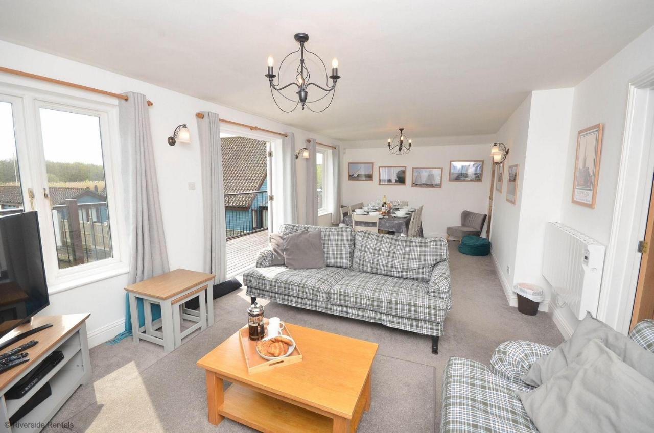 The Boat House - Holiday Home in Horning on the Norfolk Broads - Chambres d'hôtes Horning
