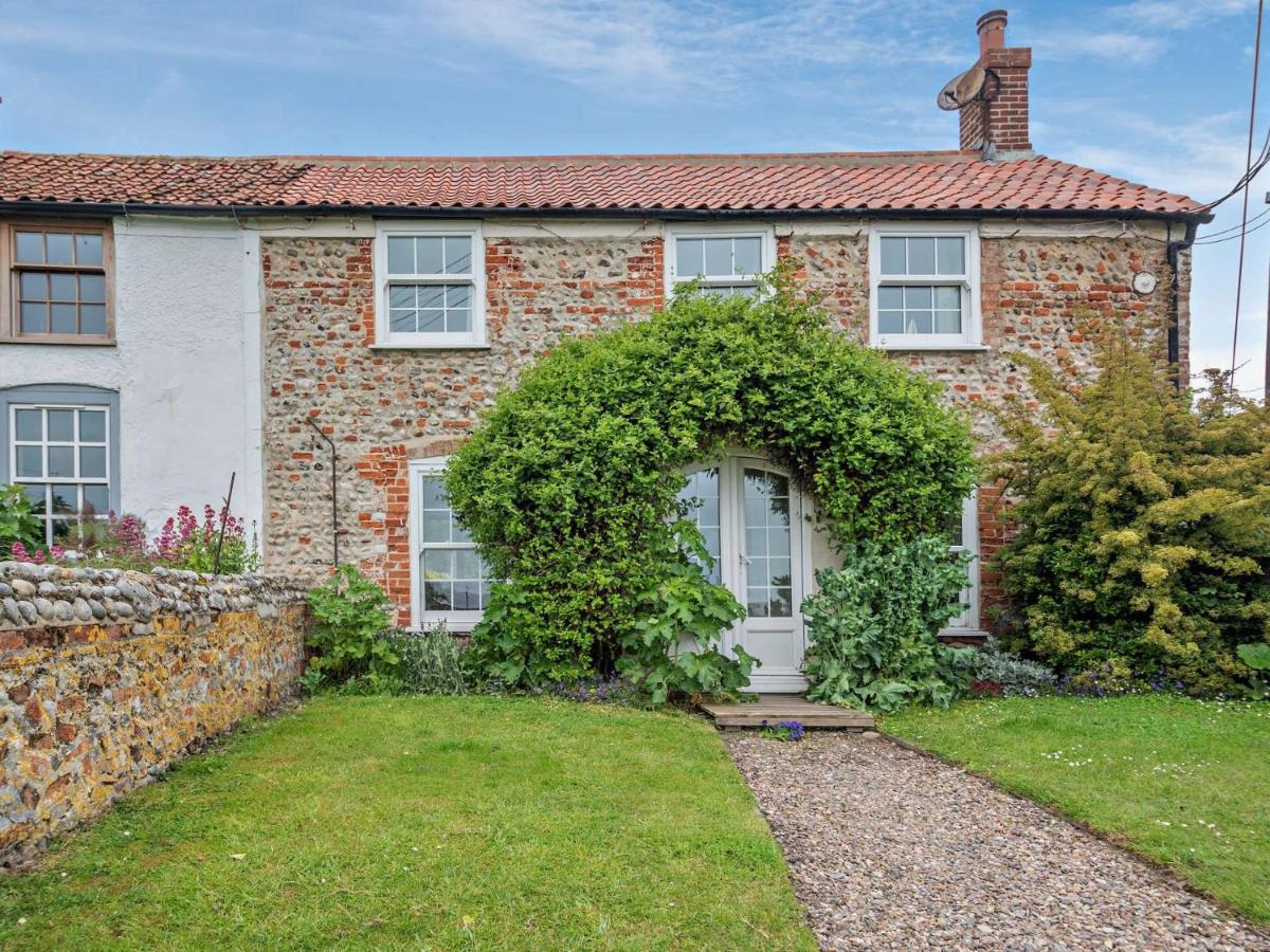 2 Bed in Salthouse NCC15 - Chambres d’hôtes