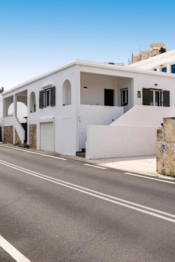 Elia Syros - B&B Vári