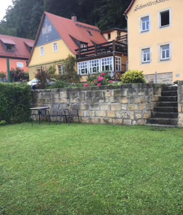 Charmante Ferienwohnung 2 im Schmöllerhäuschen - B&B