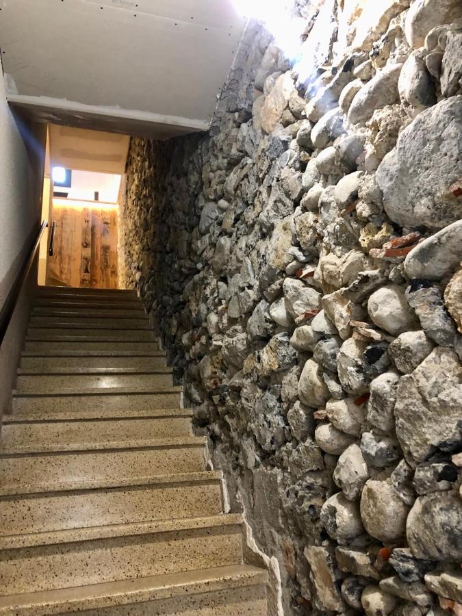 Le Petit Cathare Charme et confort climatisé au cœur de Quillan - B&B