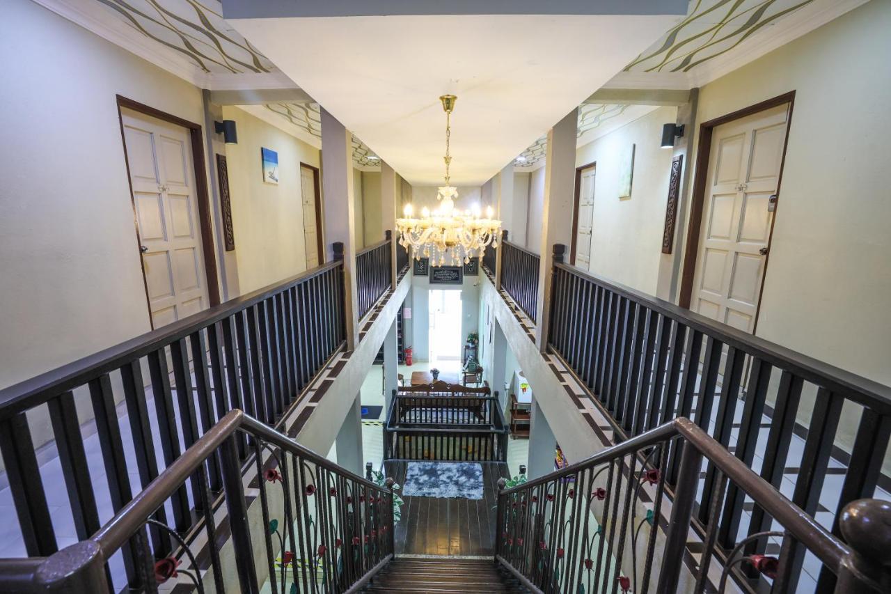 Hotel Pesona Timur - B&B