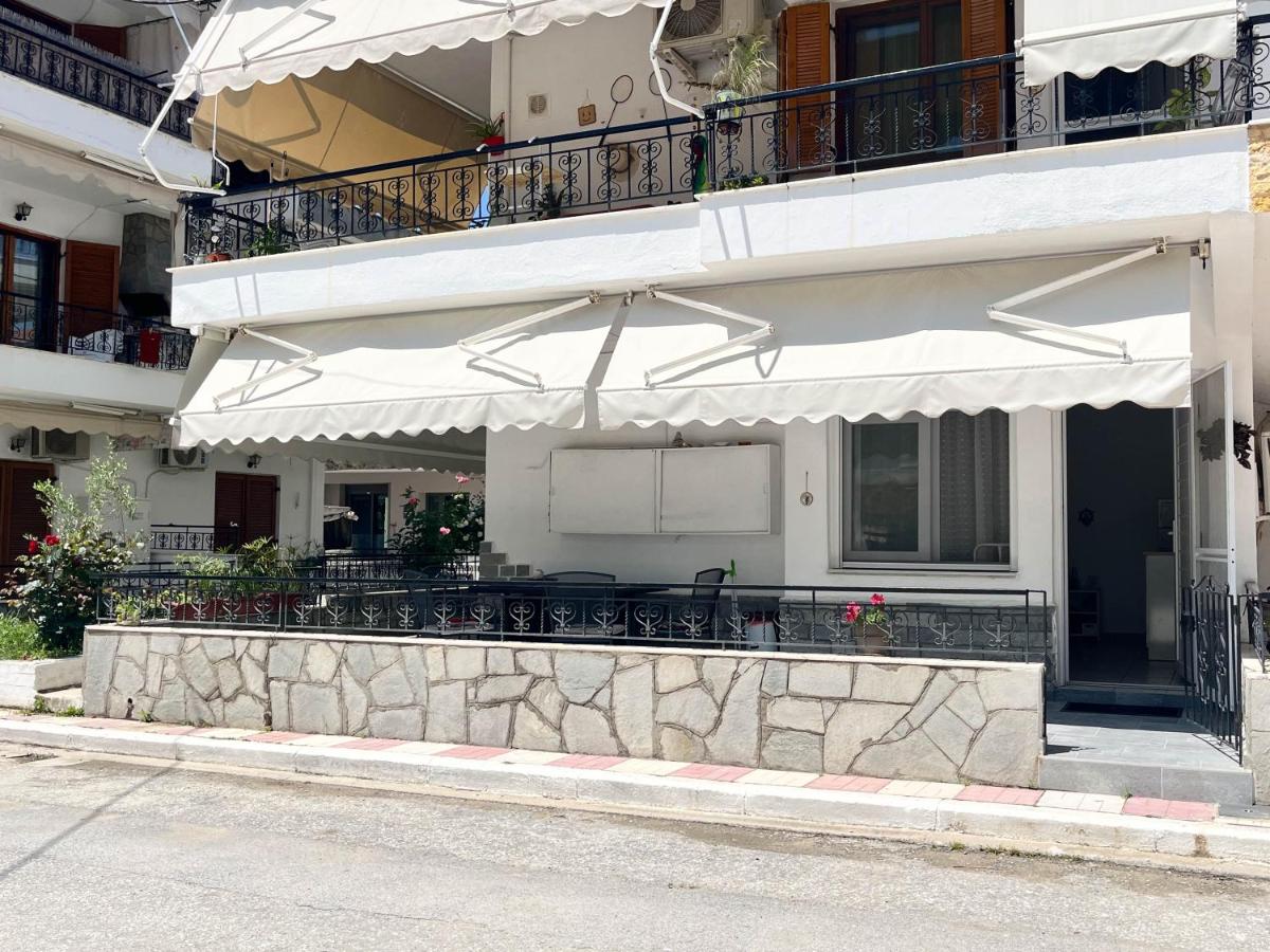 Veranda Apartment Paralia Ofriniou - B&B