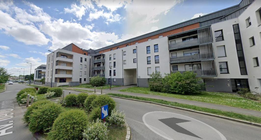 Appartement familial tout confort - 3 chambres, grande terrasse privative - Vert Buisson - Bruz - B&B
