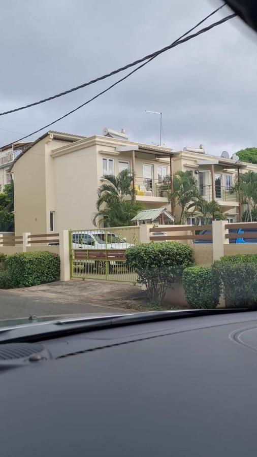 Villa Palmiste Duplex 2 min walk to beach - Bed and Breakfast Flic en Flac