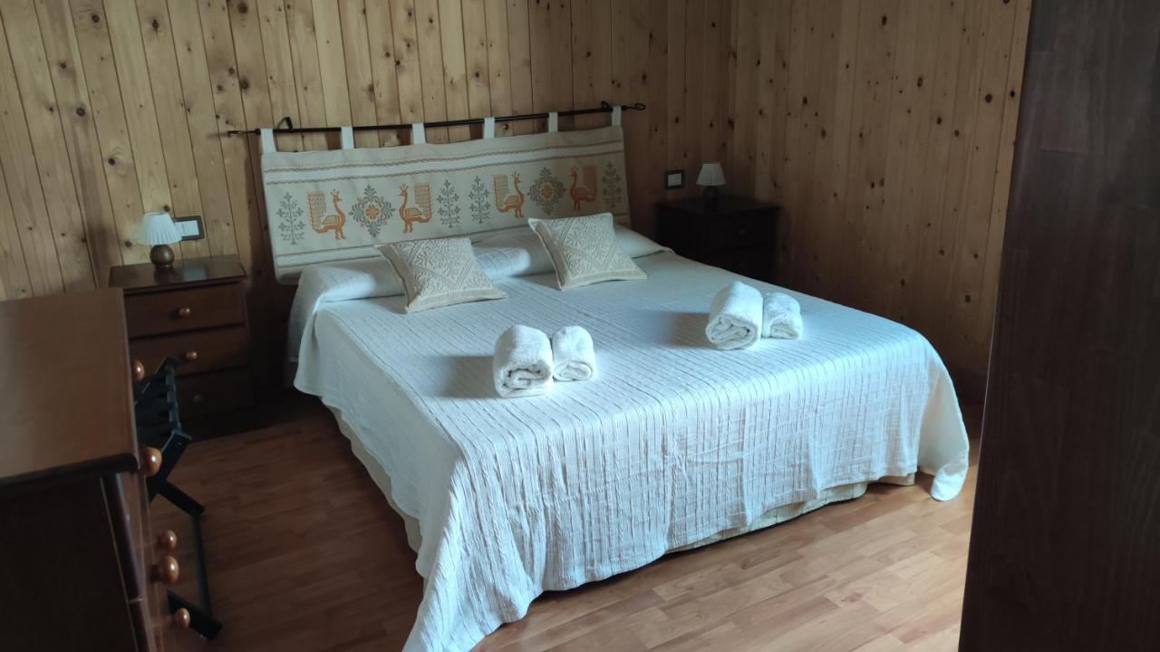 Doppel-/Zweibettzimmer mit privatem, externem Bad