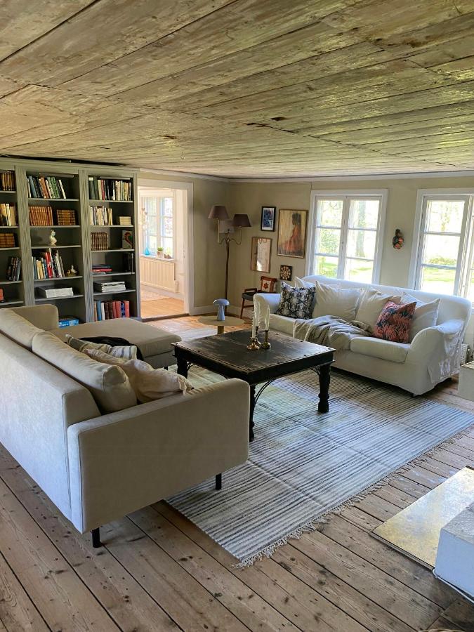 Historic Halland Farmhouse By Åkulla Beech Forests - B&B