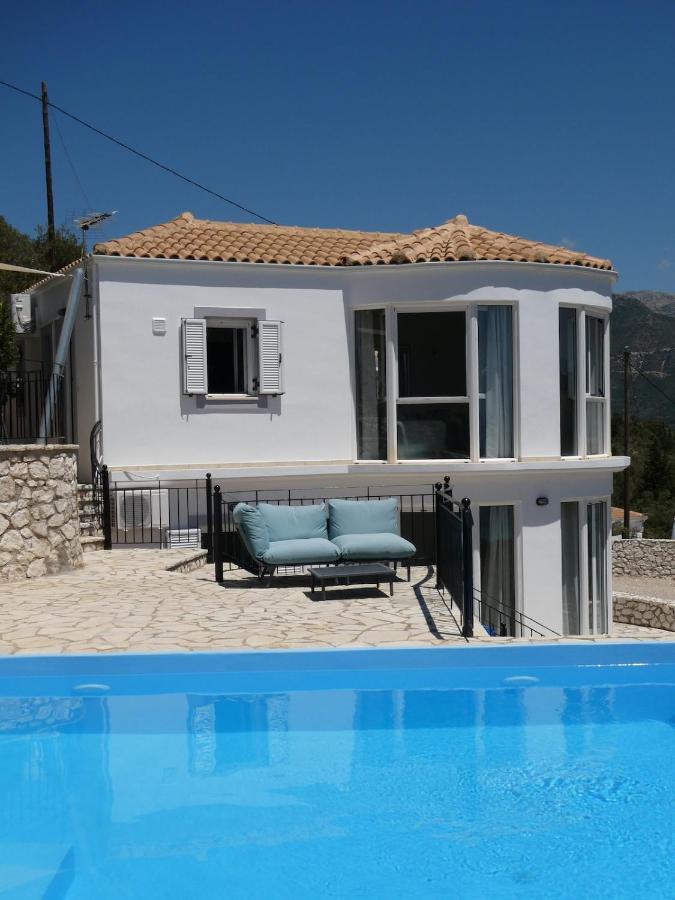 Villa Petros, Vassiliki, Lefkada - 3 bedrooms, pool, stunning views - Ferienwohnung Póndi