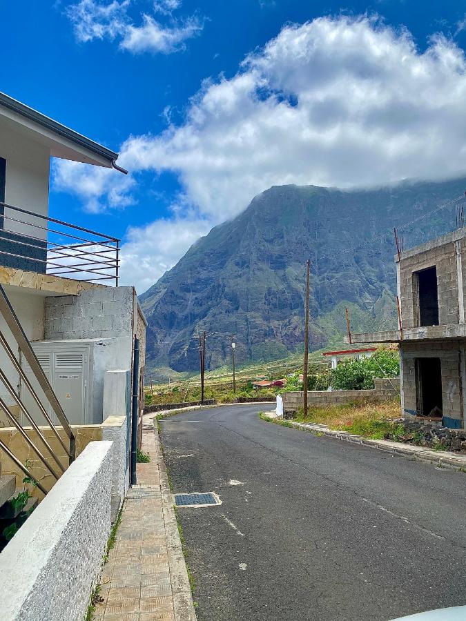 ApKanariooo - B&B
