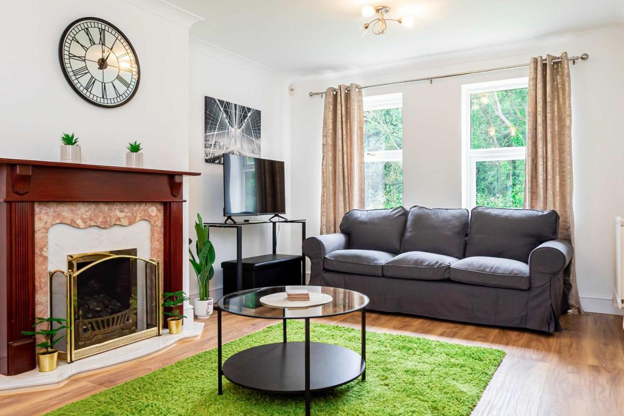 Spacious 4 Bedroom Home in Central Milton Keynes - B&B Milton Keynes