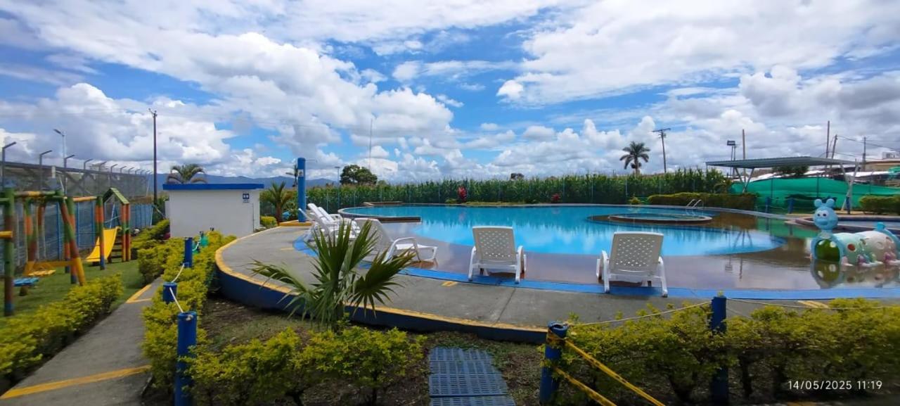 Apartamento con vistas a la piscina