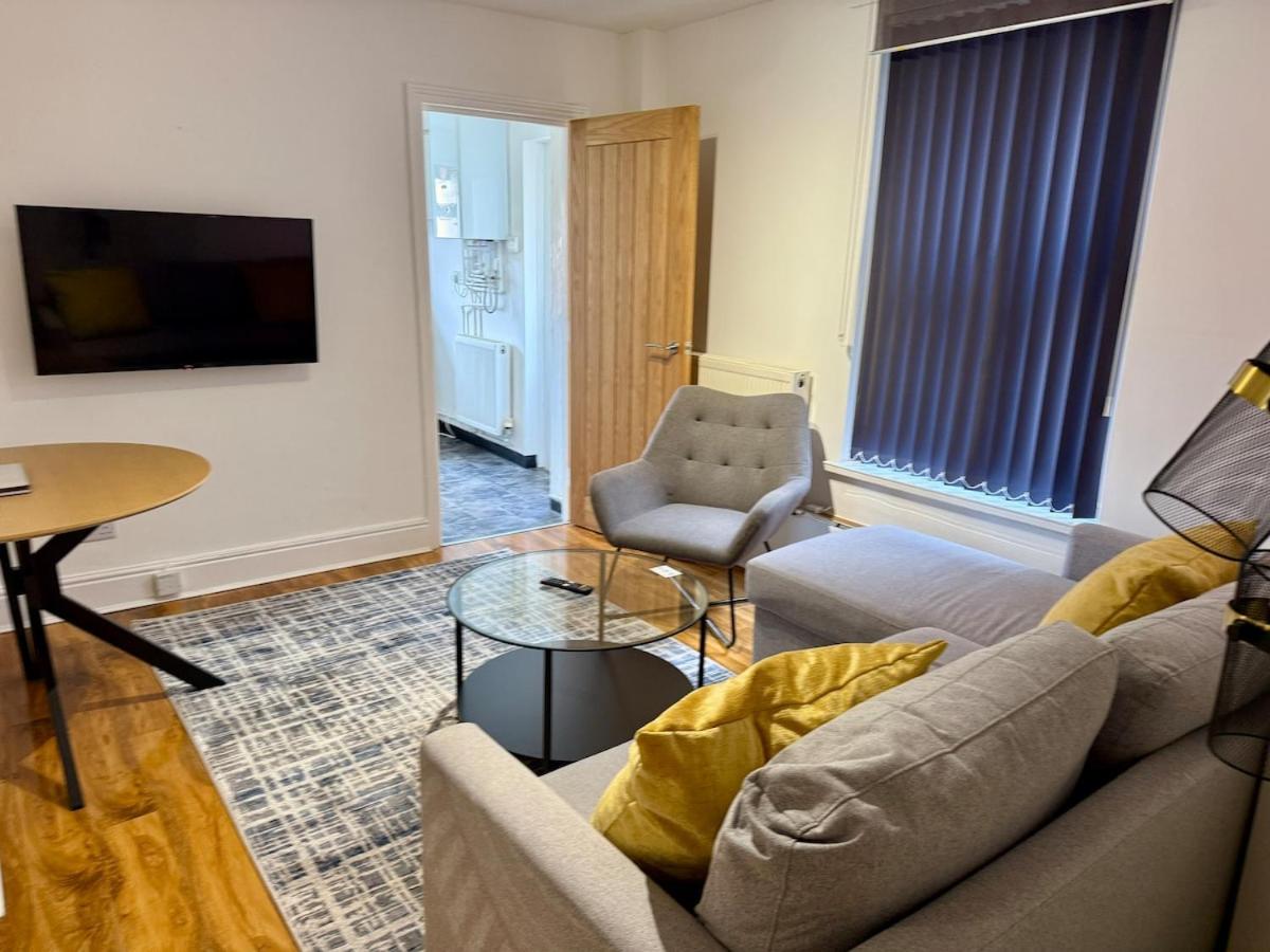 Beautiful City Centre Apartment With Garden - B&B Cardiff