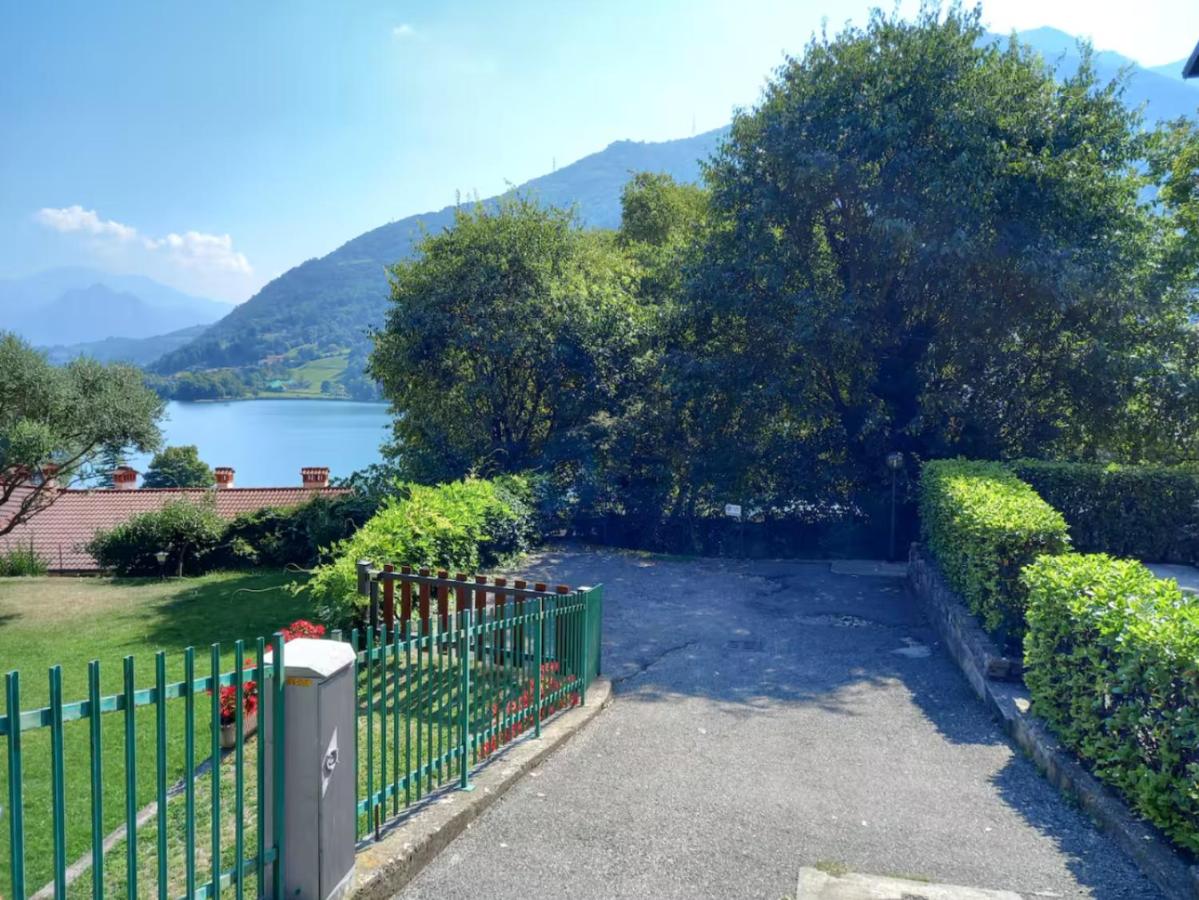Lakefront Apartment with Panoramic Pool - B&B Ranzanico