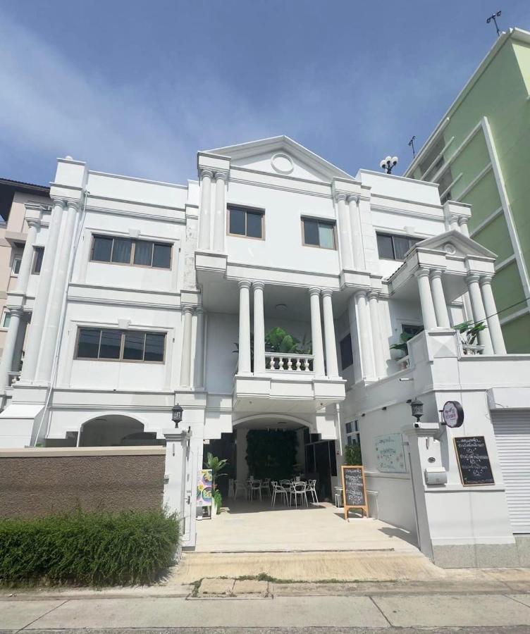 บ้านคุณนาย BaanKhunNaiPhaholyothin24 - Ferienwohnung Bangkok