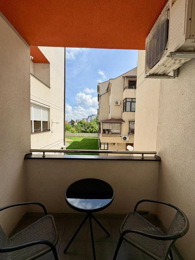 Stan Na Dan 111 - B&B Inđija