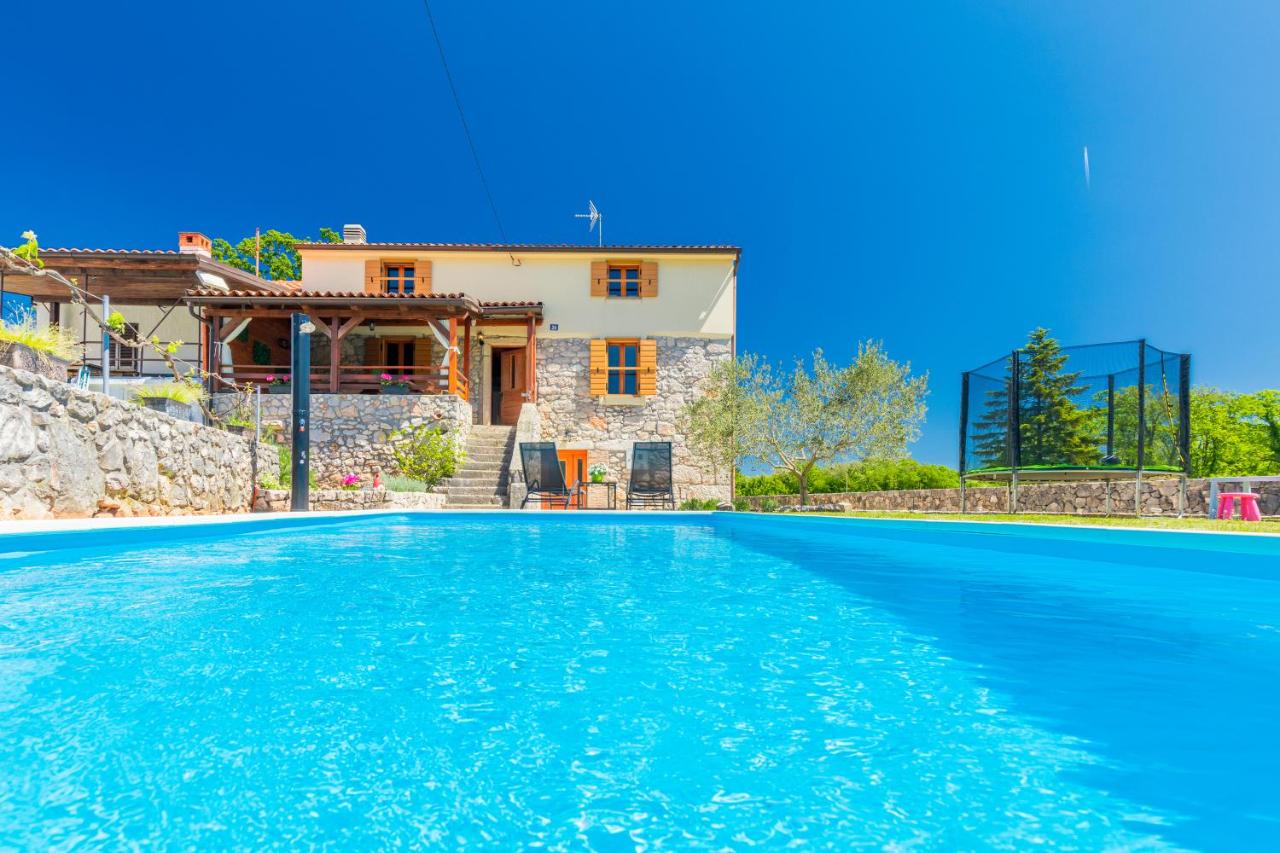Villa Dora - family house with saltwater pool in Gostinjac, Krk Island - B&B Gostinjac
