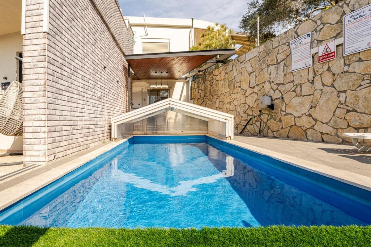 Villa for families with a private pool in Daliyat El Carmel - B&B