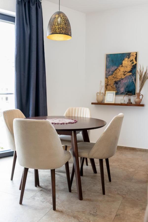 Superior One-Bedroom Apartment with Balcony