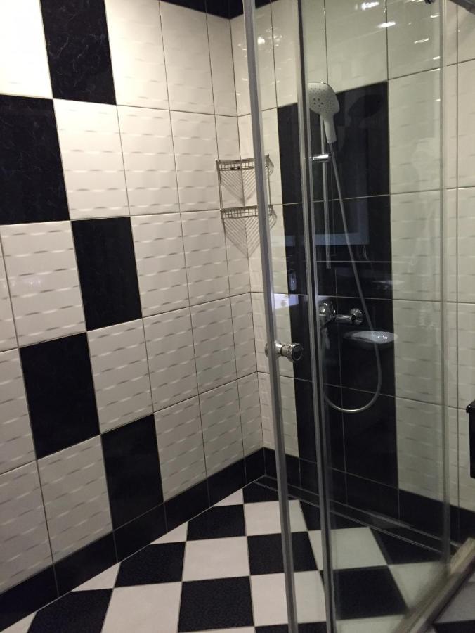 Camera Quadrupla con Doccia