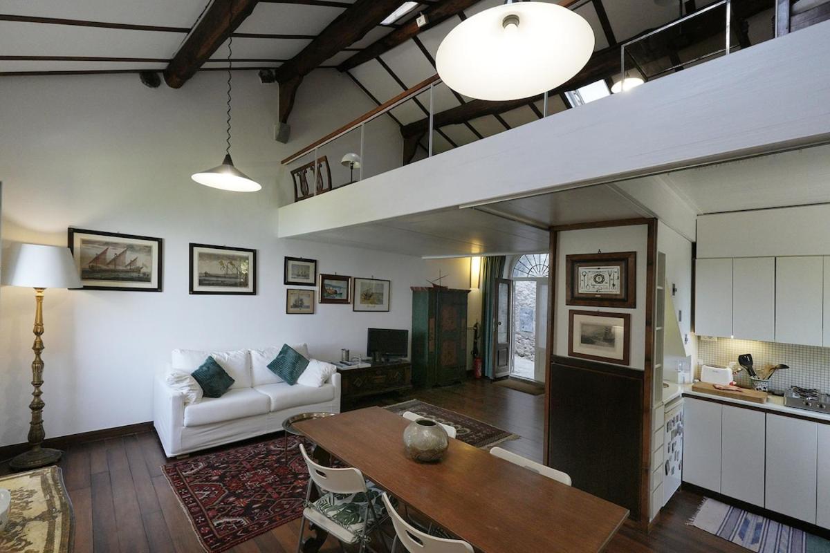 Unique - Monti district - lake view - B&B