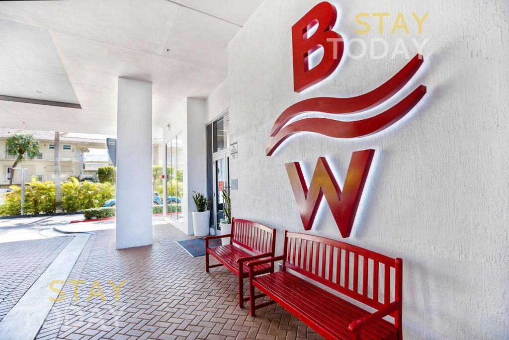 Resort-Style Living with Direct Ocean Views - 3BR Beauty - B&B