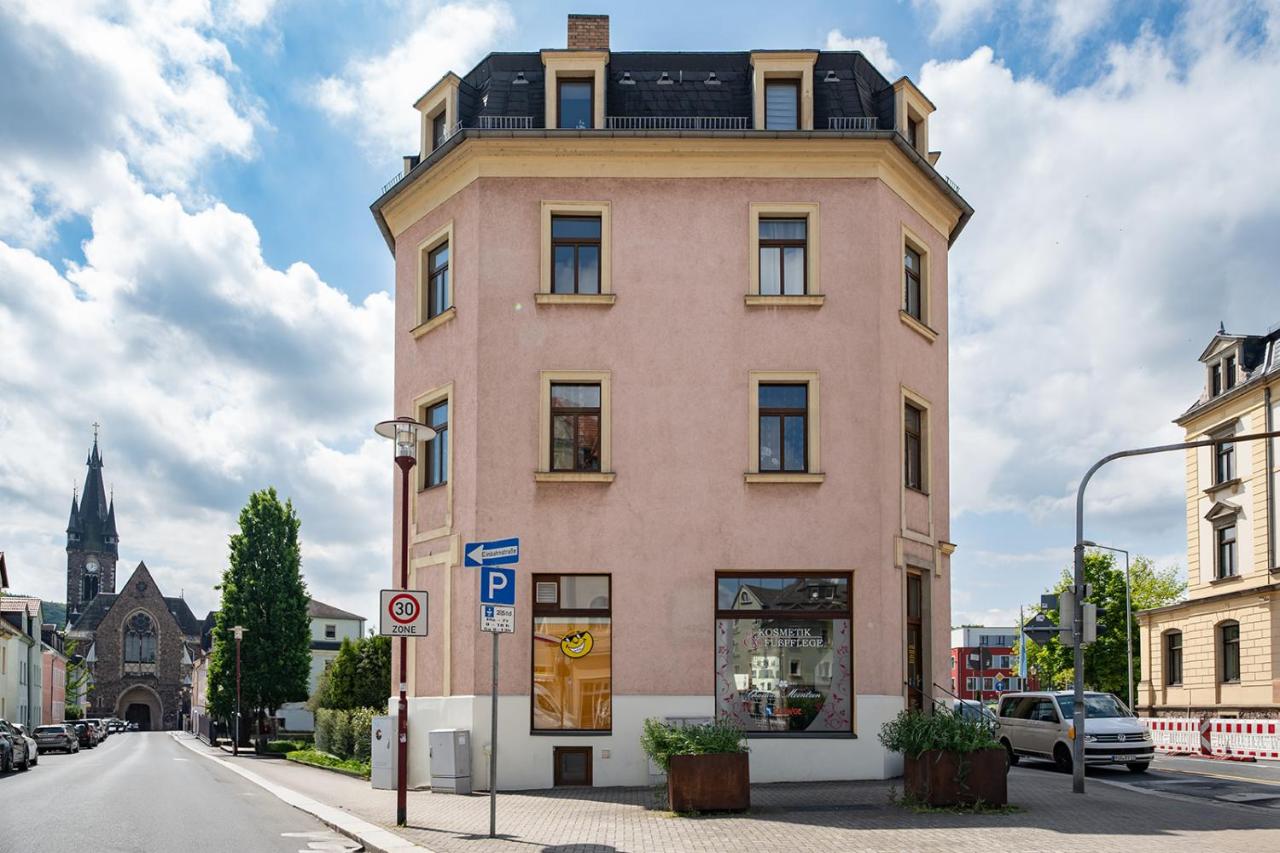 Benville Freital - 2 Schlafzimmer - Wohnküche - WLAN - B&B Freital