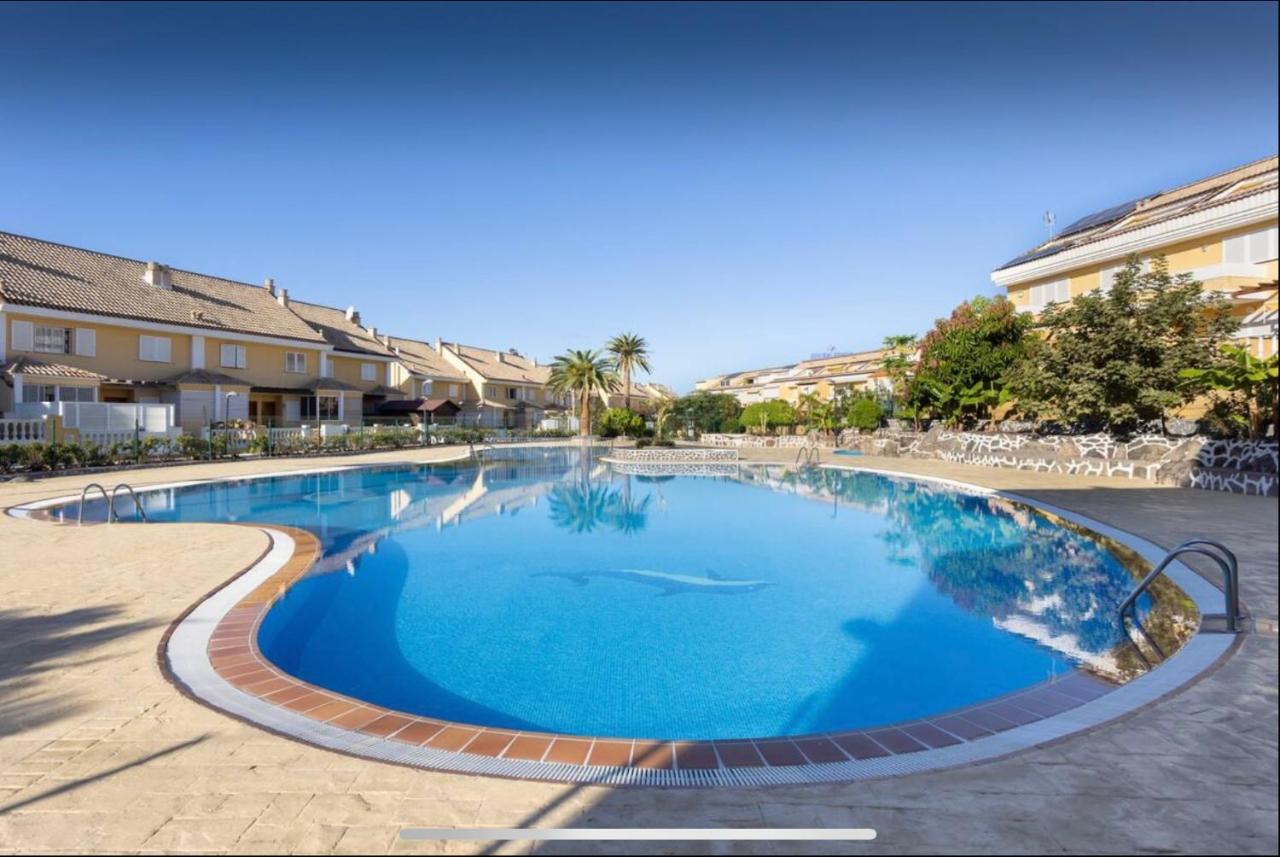 Arona Camisón - B&B Playa de las Américas