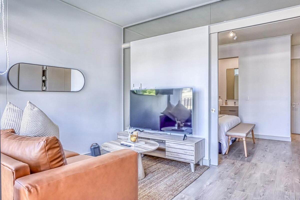 One Rosebank Skyline Retreat - B&B