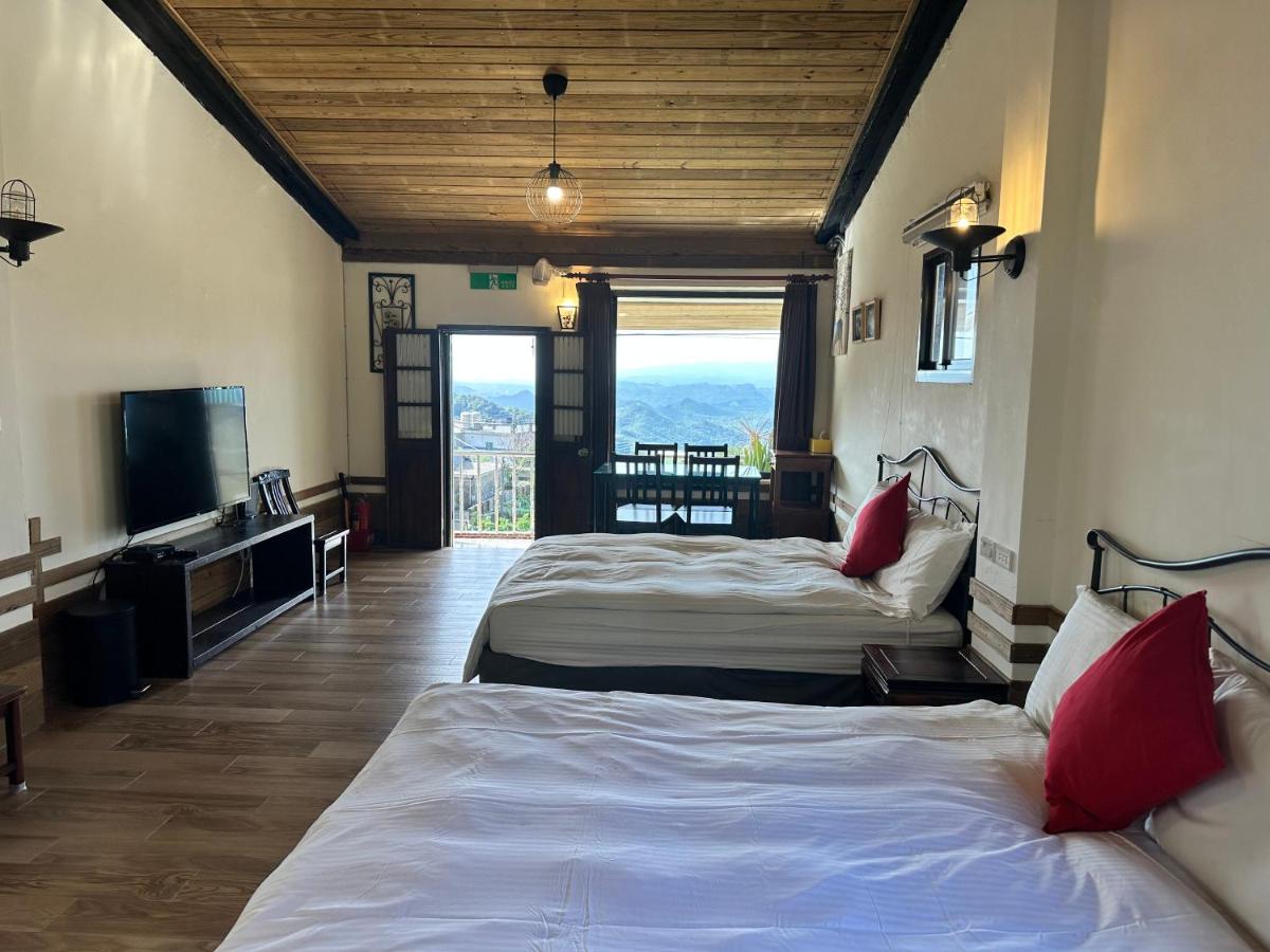 Standard Twin Room with Sea View