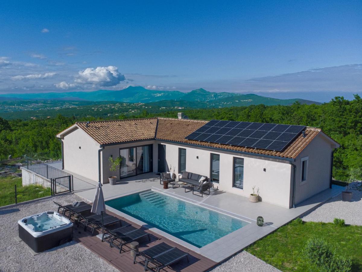 Villa TonKa with jacuzzi sauna and private pool - Chambres d’hôtes Labin