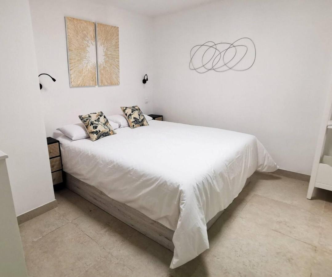 Stylish 2 Bedroom Bungalow By Pride Holiday Rentals - Chambres d’hôtes Maspalomas