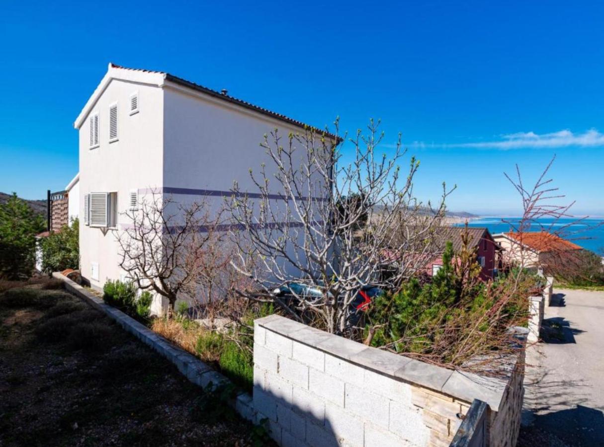 Holiday Home Blue Dream - B&B Rovanjska
