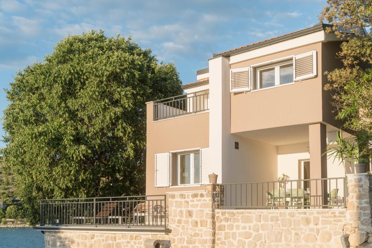 Mekenzi - new apartments by the sea - B&B