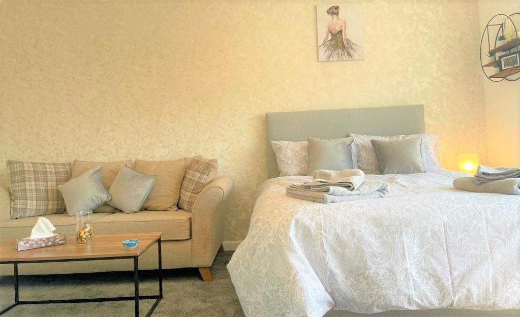 Cosy, Stunning Studio, NEC - BHX - B&B
