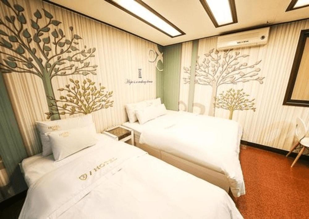 Double Room 6