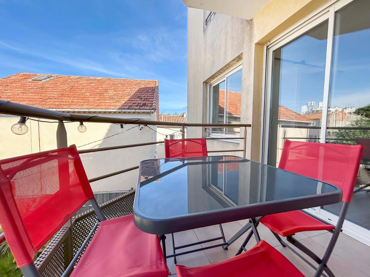 T2 cosy avec terrasse & parking à 2 pas du port - B&B
