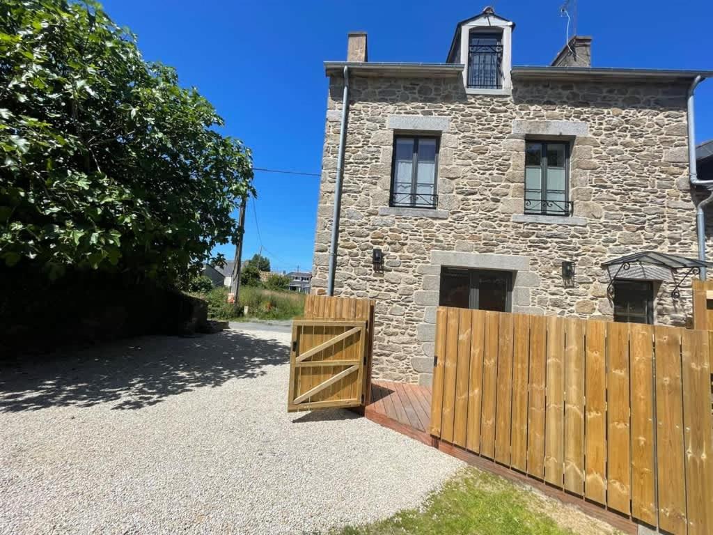 LE ROCHER- Belle maison de charme -Jardin/Parking - B&B