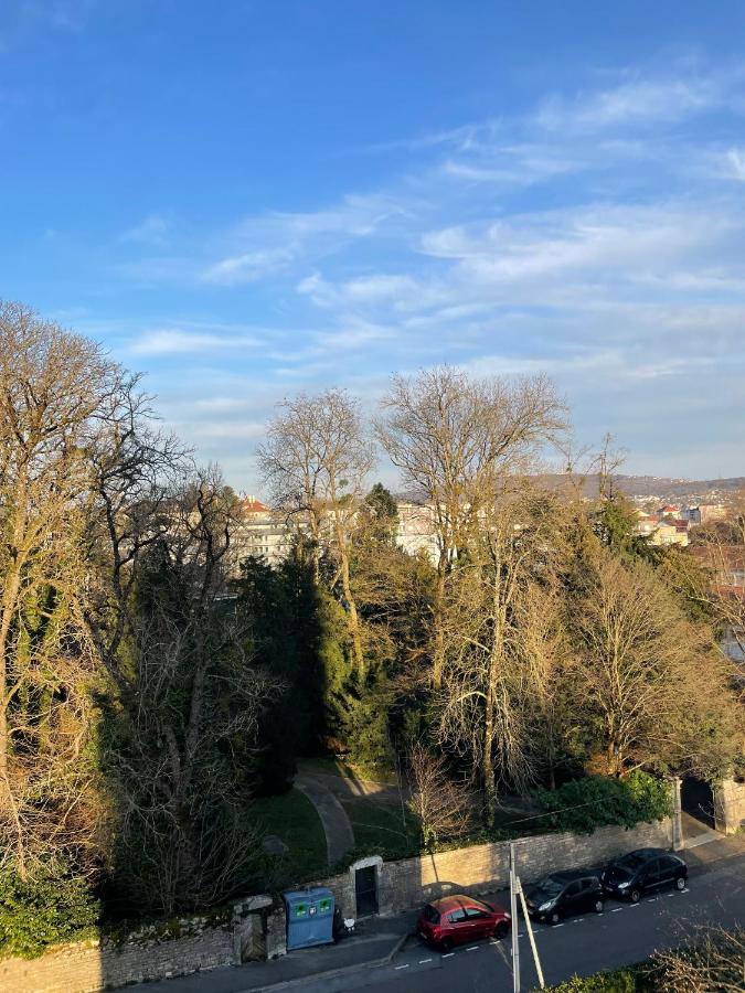 Appartement lumineux - 6 pers - 3 chambres - Parking gratuit - Tout équipé - Chambres d'hôtes Besançon