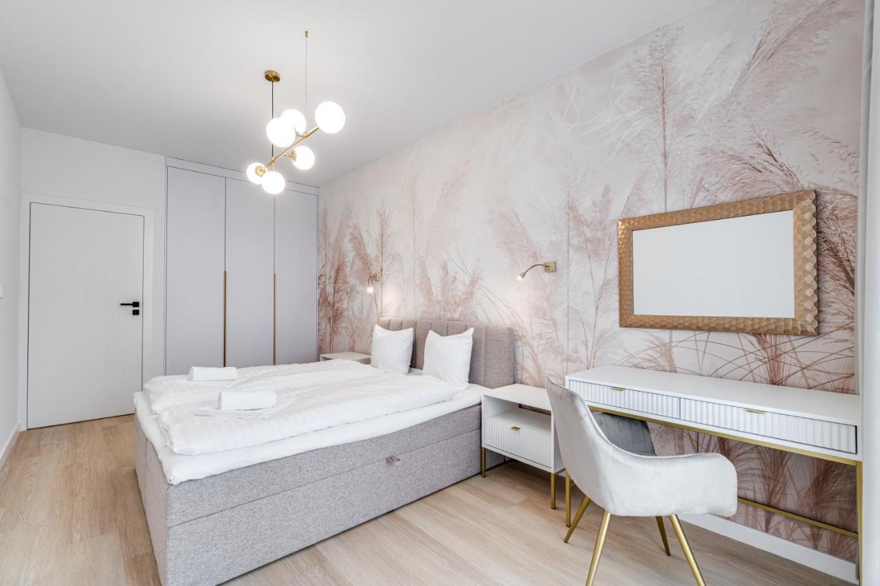 One-Bedroom Apartment with Balcony