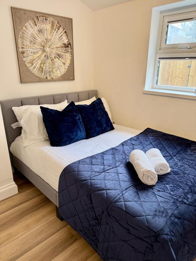 2 Bedroom Central Garden Apartment Free parking - Chambres d’hôtes Cardiff