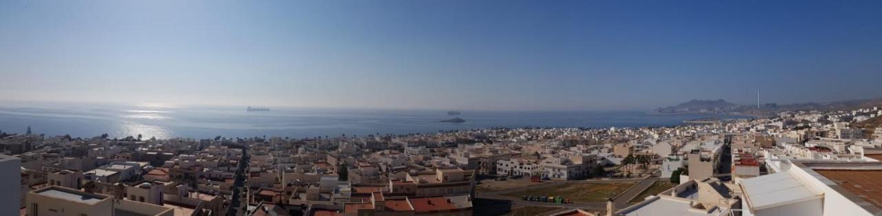 ATICO con 30m2 de terraza y vistas al mar - B&B Carboneras