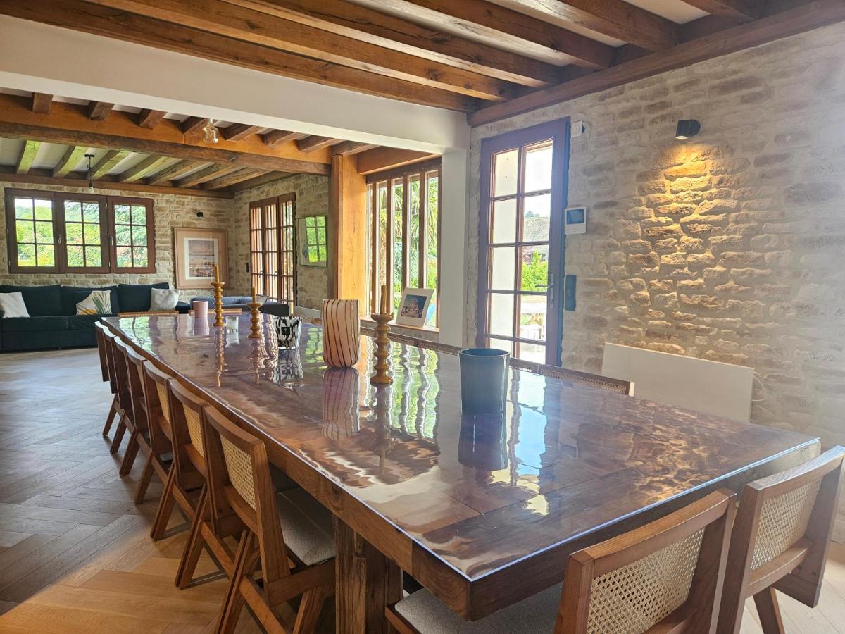 Somptueuse Villa à 5 minutes de Deauville, 18 couchages, piscine, billard, salle de jeux - Chambres d'hôtes Bonneville-sur-Touques