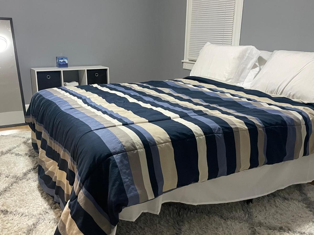 Comfy 3 Bed 1 Bath with Wifi in College and Restaurant Area - B&B Springfield