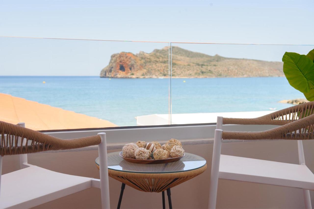 Stavros Beachfront Suites - B&B