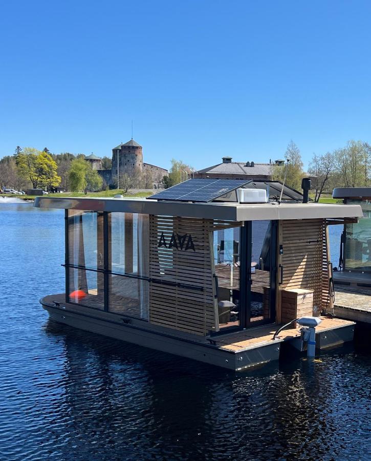 Aava Floating Villa 25 - B&B
