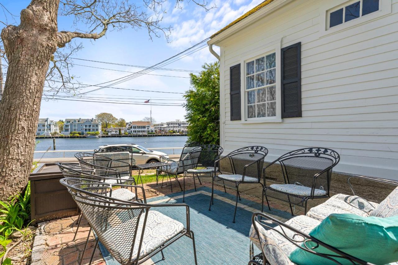 Mystic Riverfront Captain's Home - Chambres d’hôtes Groton