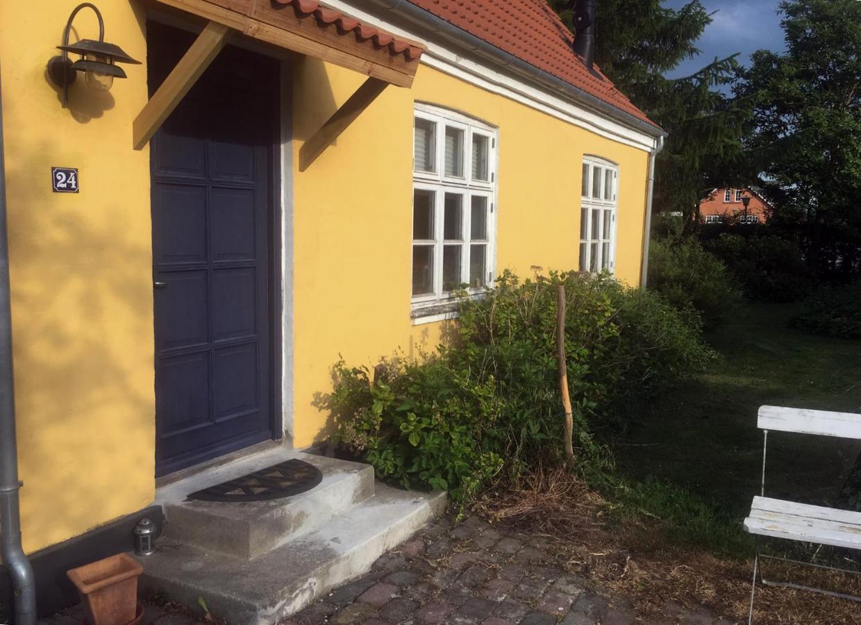 Byvej 24 Landhouse Apartment 1 - B&B