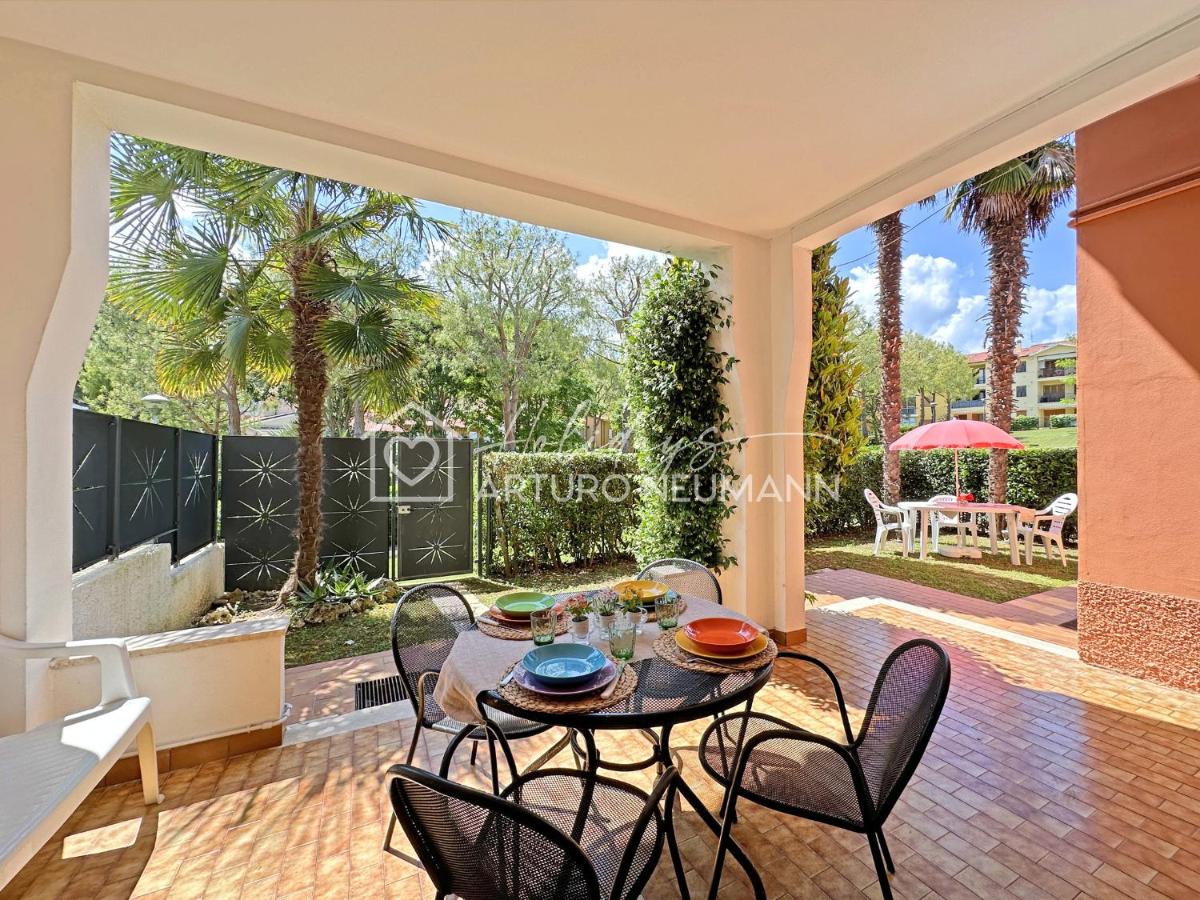 250 - Trilocale con portico e giardino, aria condizionata, a 150 mt dal centro di Numana - SPIAGGIA gratis al WHITE BEACH CLUB - Ferienwohnung