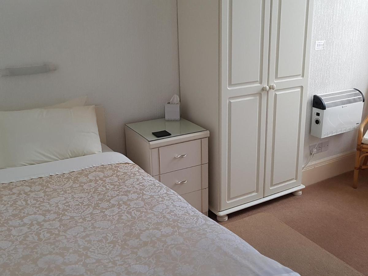 Single Room with En-suite